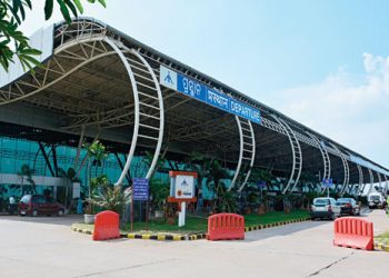 Gold worth Rs 20 lakh was seized from the airport