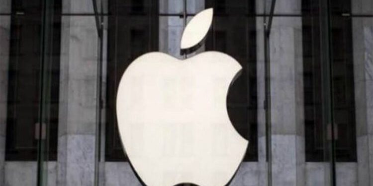 Apple fines Rs 438 crore, slows old iPhone to sell new