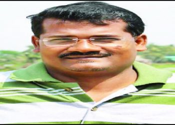 The veterinarian was caught taking a bribe of two and a half thousand