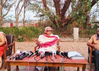 Central and state governments are cheating farmers: Narasimha