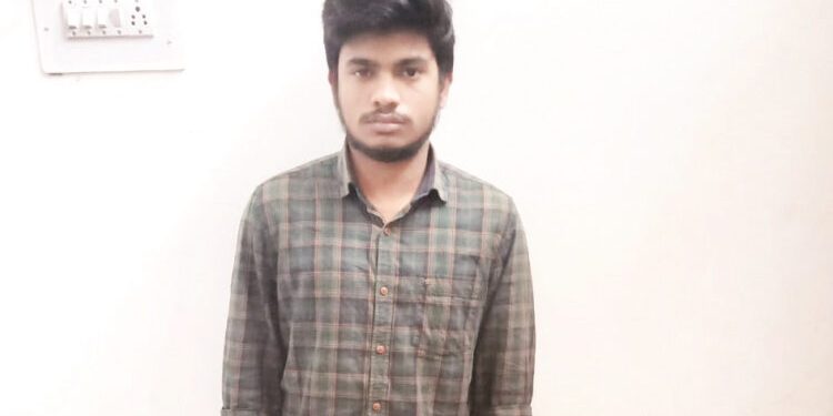 Student commits suicide by cheating on love