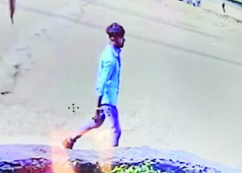 Journalists beaten and looted