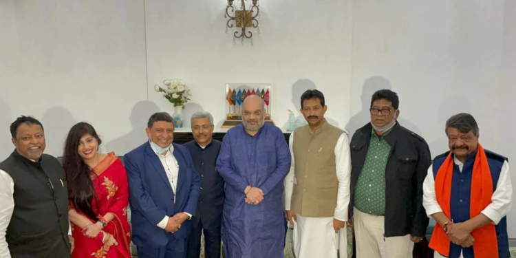 In the presence of Amit Shah, five senior Trinamool Congress leaders, including a former minister, joined the BJP