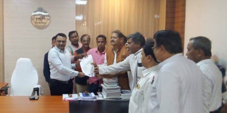 Issue of claim letter to the Chief Minister for the establishment of Medical College, University